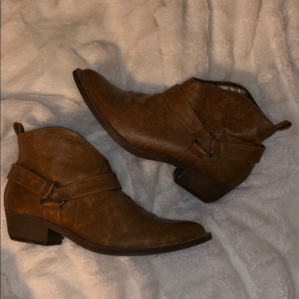 NEVER WORN Leather Ankle Booties